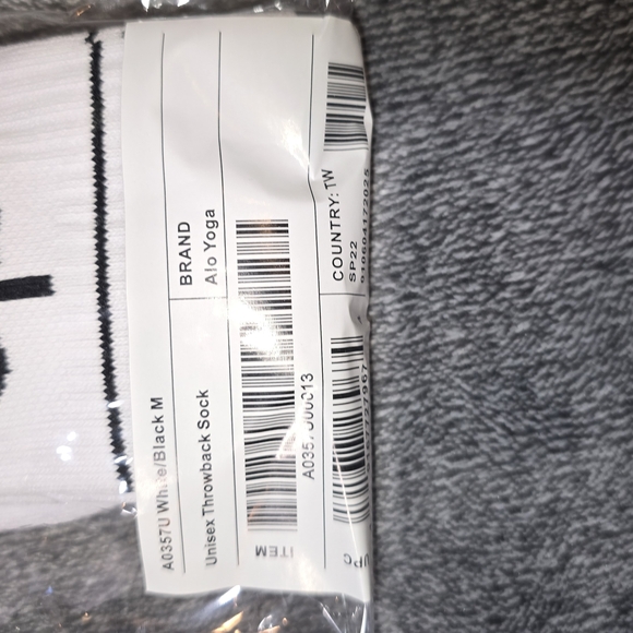 ALO Yoga Unisex Throwback Sock White Black Medium Nwt Crew Sock - Picture 6 of 7